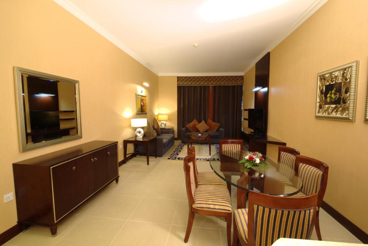 Concorde Hotel Ель-Фуджайра Екстер'єр фото A suite at the hotel