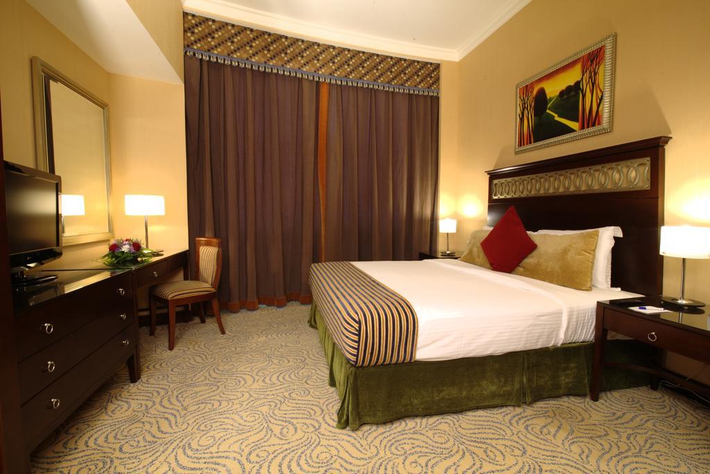 Concorde Hotel Ель-Фуджайра Екстер'єр фото A bedroom at the hotel