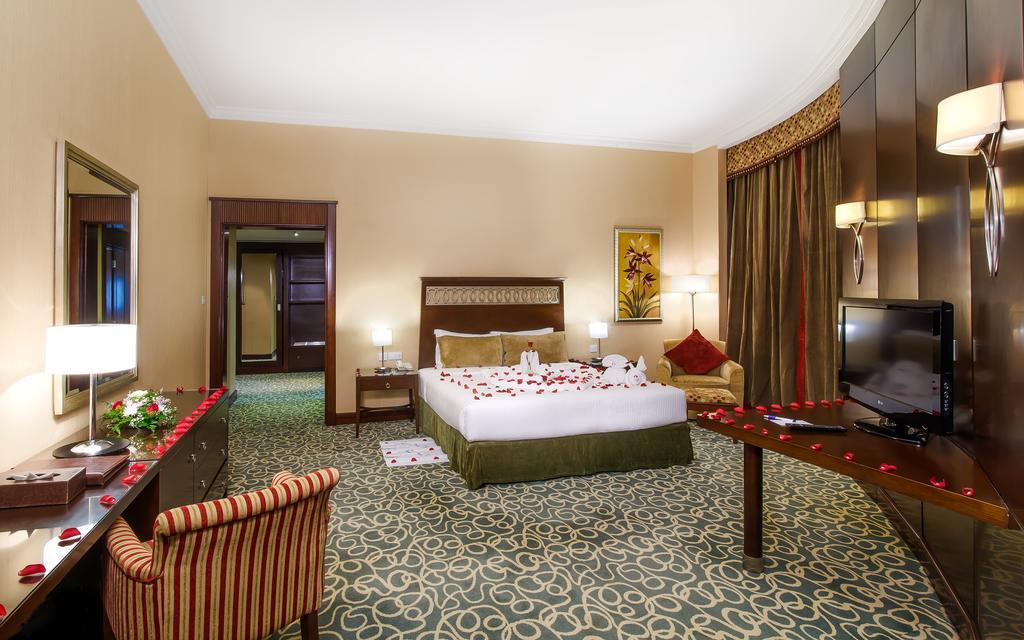 Concorde Hotel Ель-Фуджайра Екстер'єр фото A bedroom at the hotel
